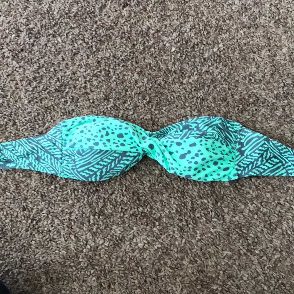 Malibu strapless bikini top